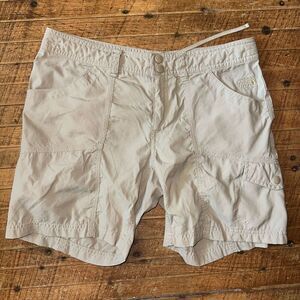 The North Face tan khaki gorpcore longer size 6 shorts